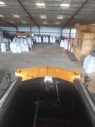 05_vue_avant_tremie_antenne_rtk