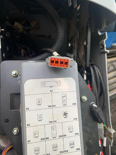 boîtier de commande installation GPS RTK New Holland