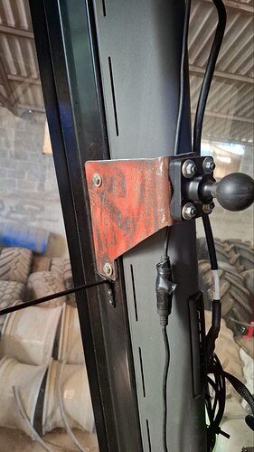 02_detail_platine_rotule_montant_cabine_lexion