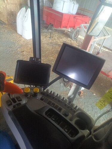 02_cabine_console_new_holland_cx8070