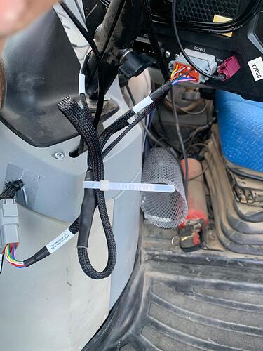 câblage sous volant installation GPS RTK